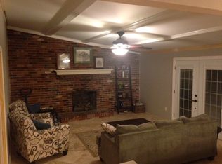 27 Spinning Wheel Ln, Clementon, NJ 08021