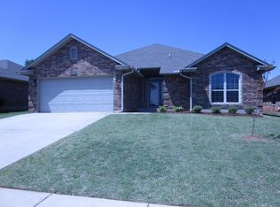 1413 SE 13th St, Moore, OK 73160