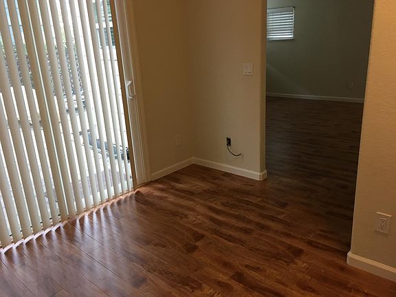 5th image of 402 Hillwood Ct #401