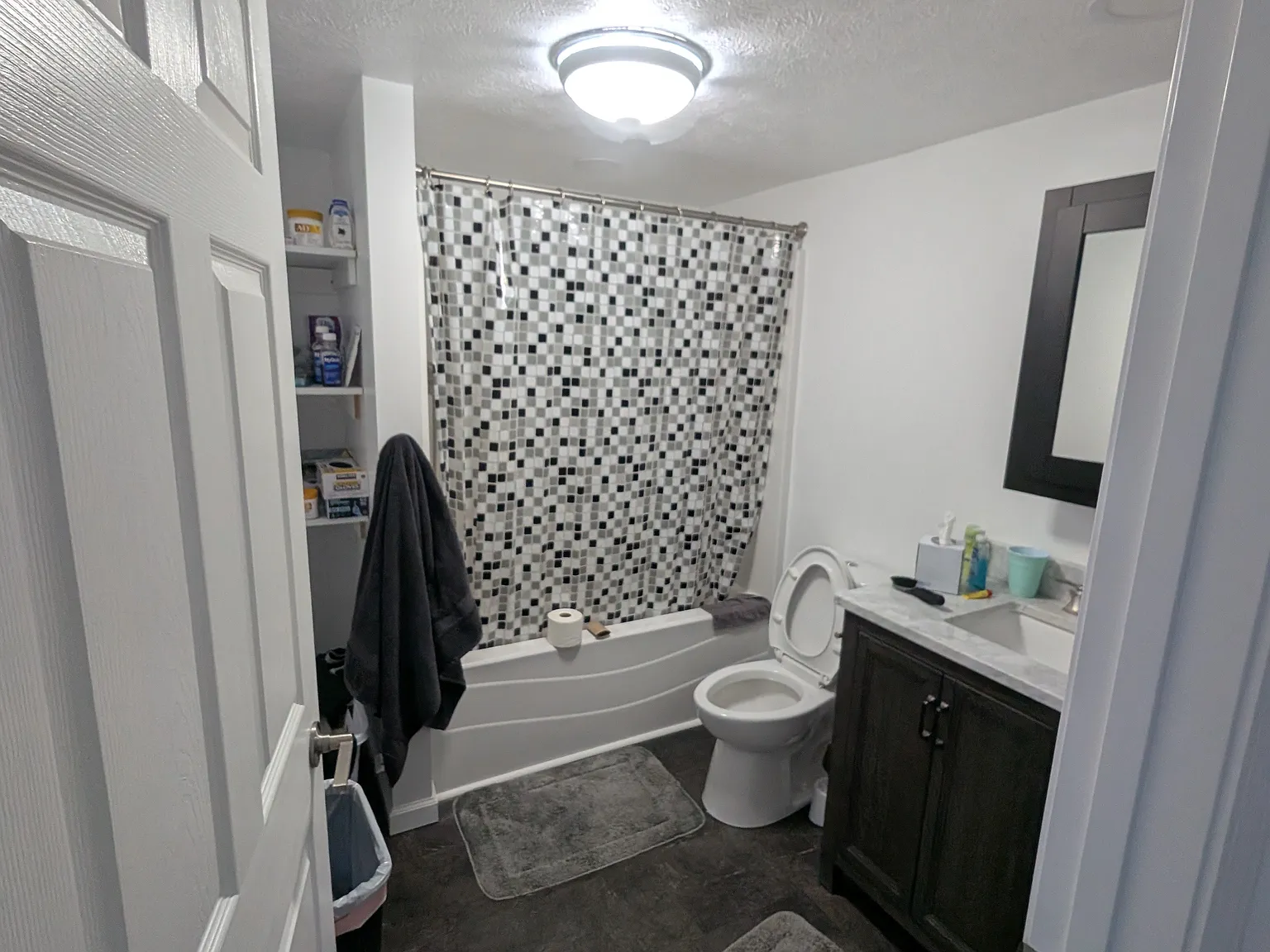 4 bed, $1,500 — Photo 4