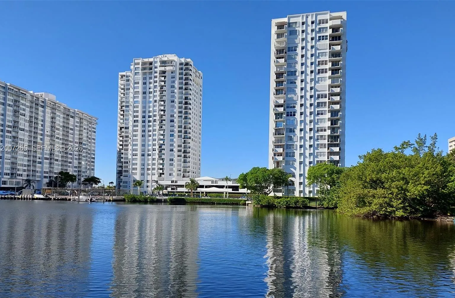 Commodore Plaza Condo — Photo 1