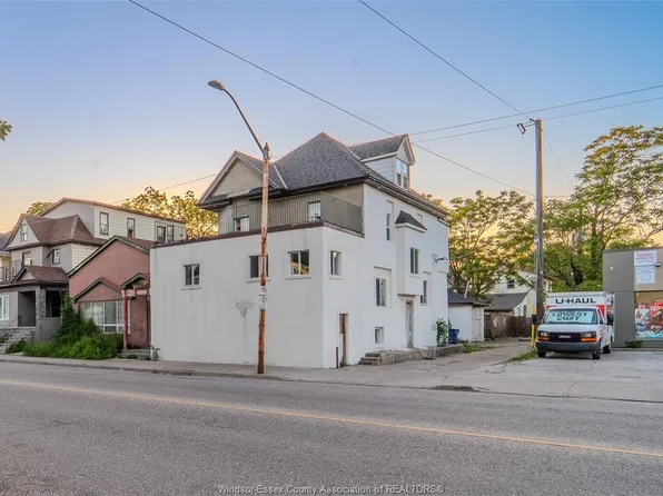 430 Wyandotte St W, Windsor, ON N9A 5X4