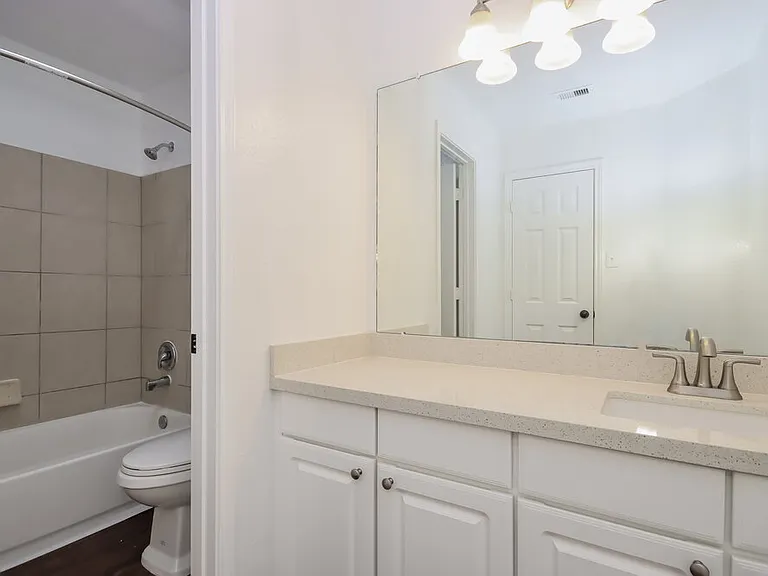7215 Fox Scene Dr — Photo 16