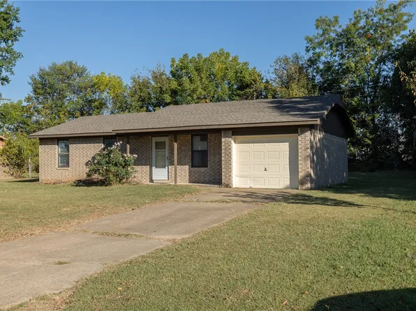124 E Pheasant Dr, Farmington, AR 72730