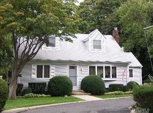 85 Franklin Ave, East Northport, NY 11731