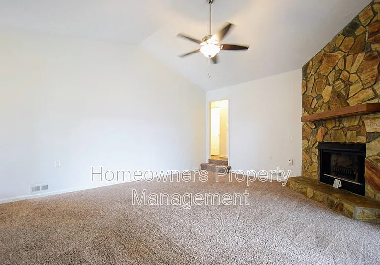 7128 Dayspring Dr — Photo 2