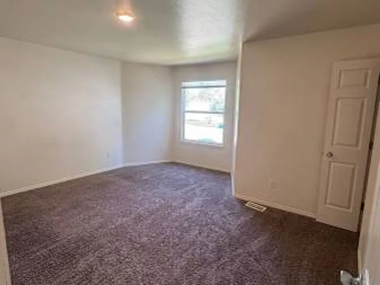 1120 S Fern St — Photo 6