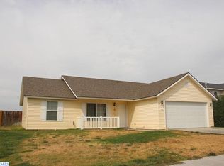828 N Owen Ave, Pasco, WA 99301