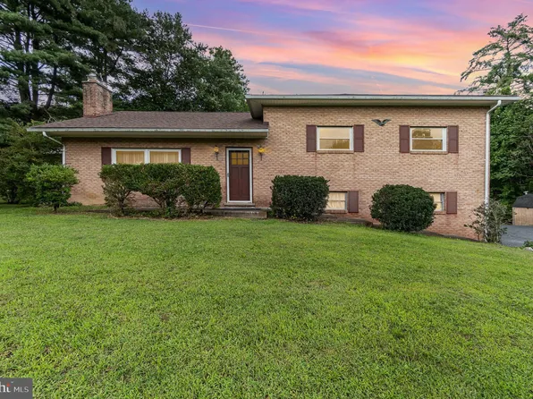 1405 Red Hill Rd, Dauphin, PA 17018