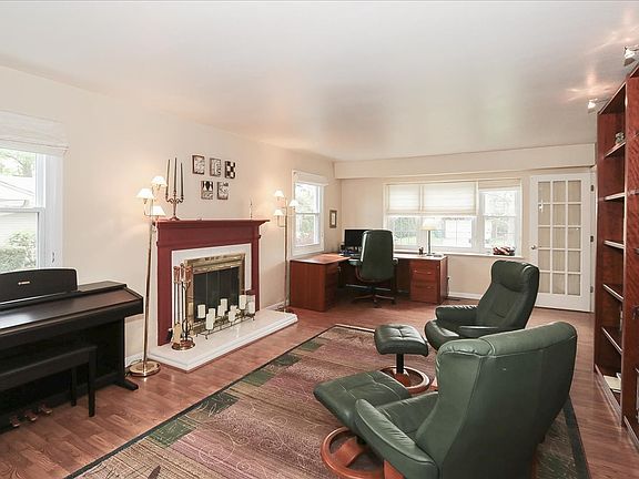 4th image of 174 Timber Hill Rd