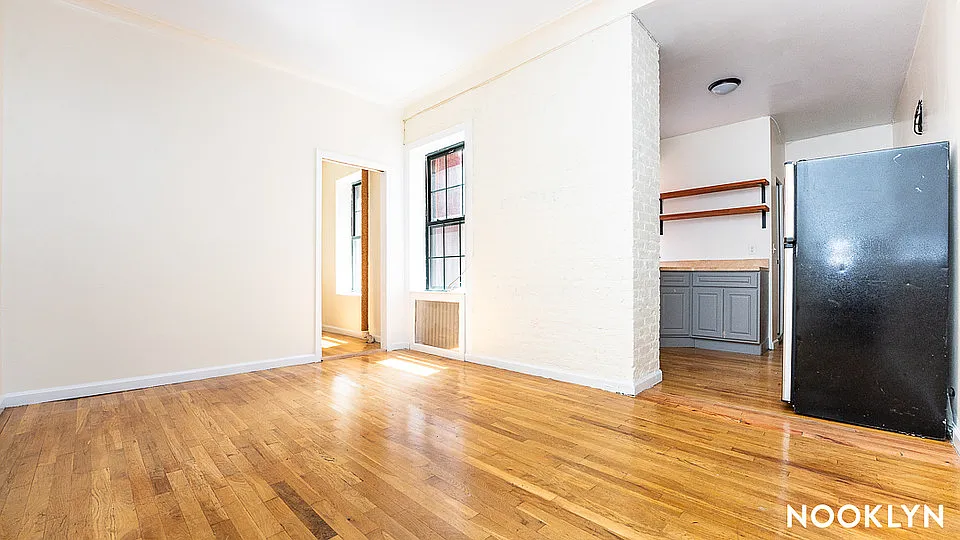 Building Photo - 117 S 4th St #9