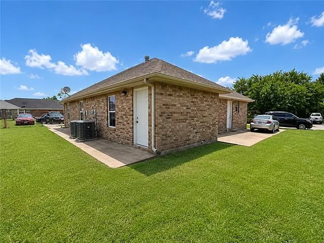 3903 Juno Dr — Photo 11