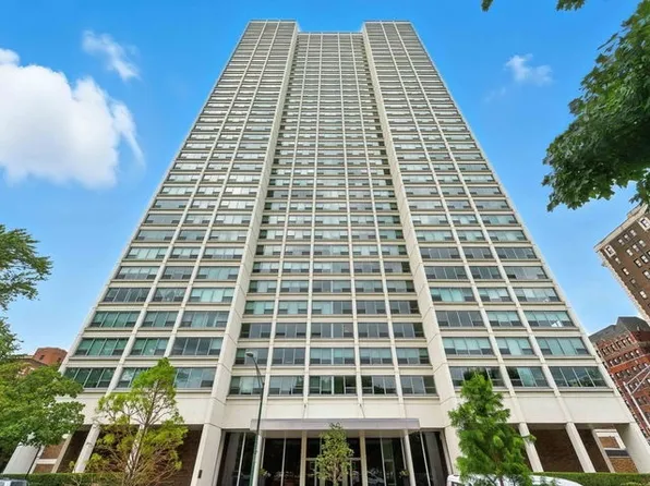 1700 E 56th St APT 703, Chicago, IL 60637