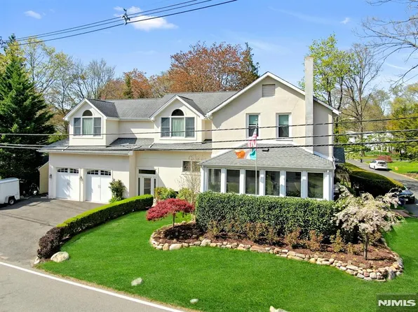 51 Adams St, Norwood, NJ 07648