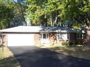 1211 Lindenwood Ave, Aurora, IL 60506