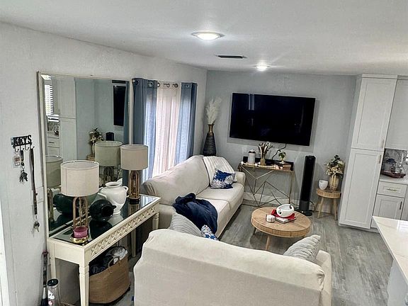 3rd image of 4631 Cherry Road