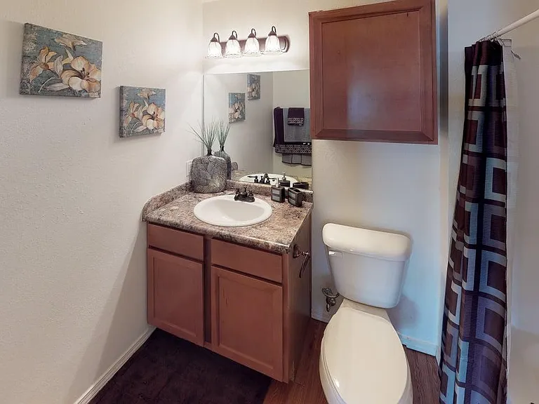 Metroplex Apartments — Photo 44