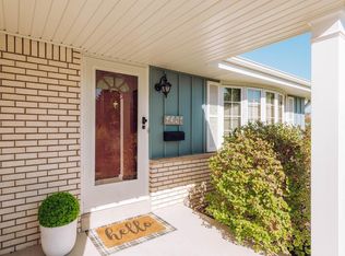 6298 Thorncrest Dr, Greendale, WI 53129