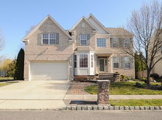 5 Stratton Ln, Sewell, NJ 08080