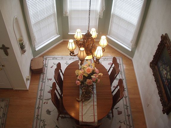 4th image of 3136 Egyptian Ln