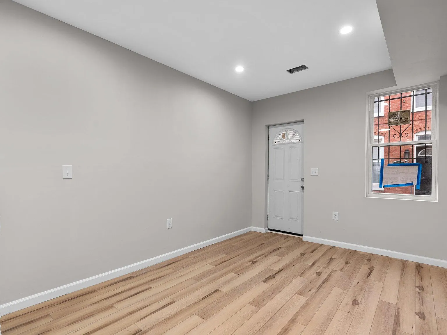 4 bed, 1200 sqft, $2,350 — Photo 4
