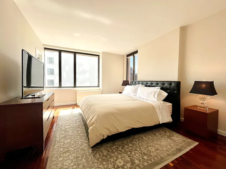 52 E End Ave #11C — Photo 6