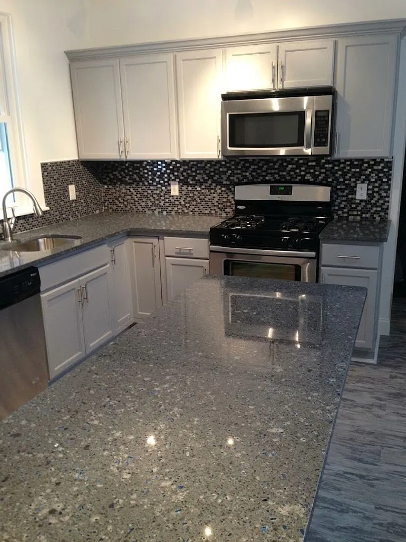 Student Housing - South Side Flats — Photo 3