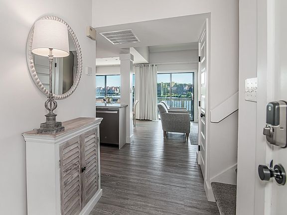 4th image of 52 Lakeview Circle #98