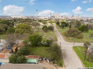 1002A N Ctr, San Antonio, TX 78202