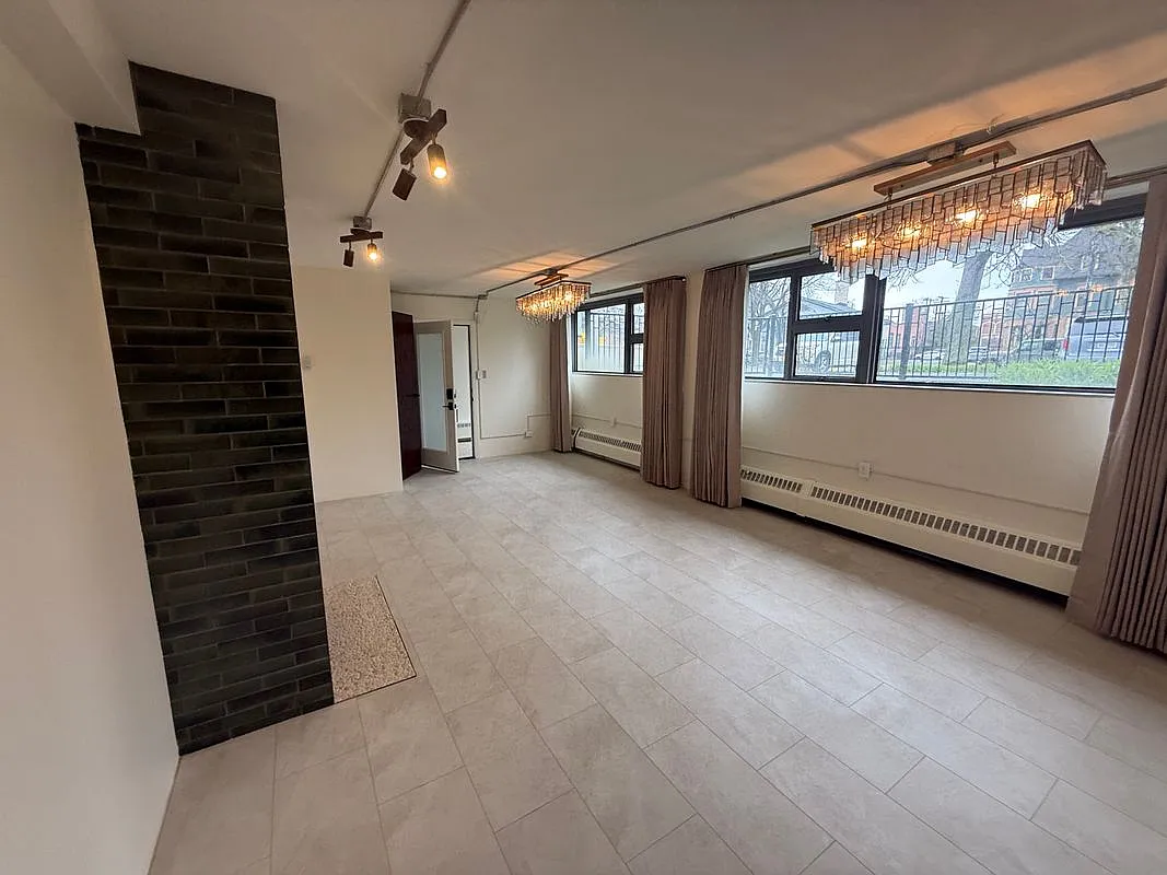 2 bed, 1.0 bath, 900 sqft, $1,700 — Photo 3