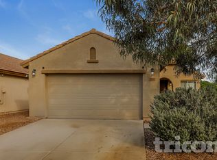 886 W Desert Hills Dr, San Tan Valley, AZ 85143