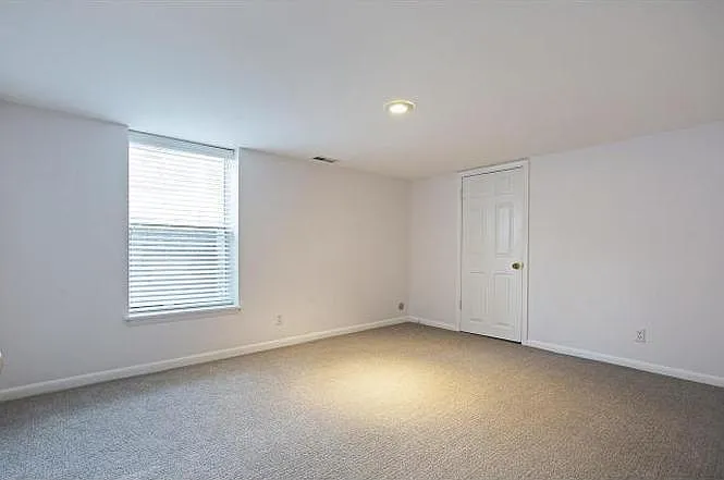 1574 E Princeton Ave — Photo 22