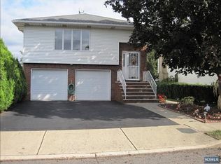 21 Walnut St, Elmwood Park, NJ 07407