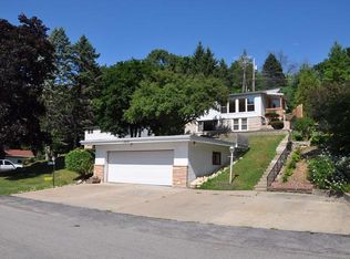 2905 Spring Dr, Burlington, WI 53105