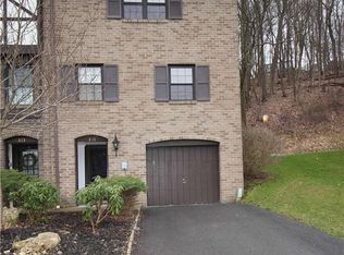 315 Newton Sq, Coraopolis, PA 15108