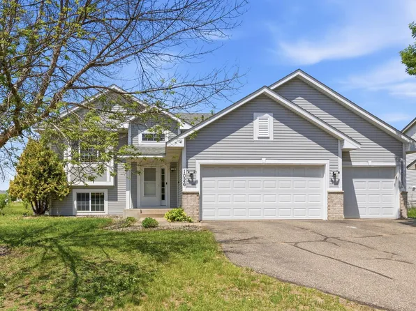1026 Pioneer Trl SE, Cambridge, MN 55008