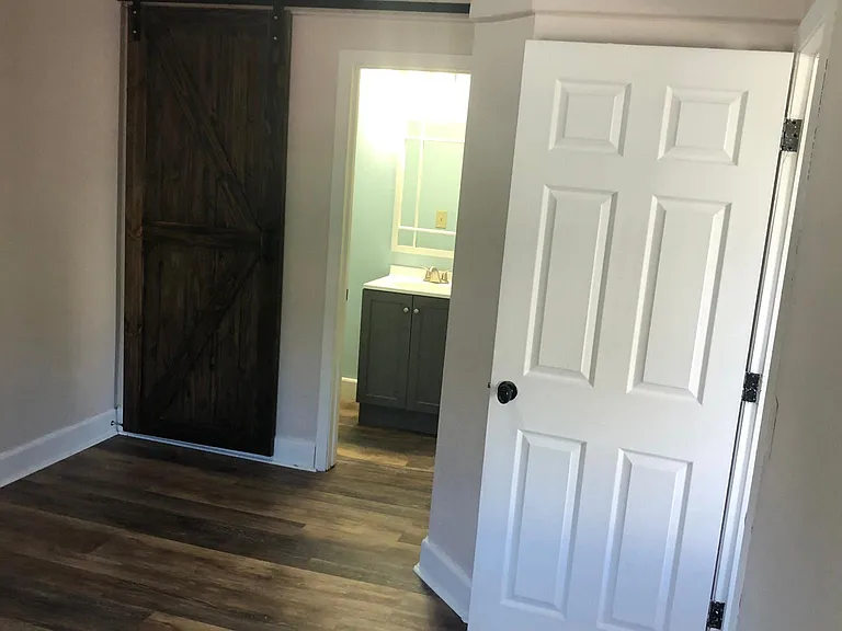 429 N 12th Ave E #MAIN FLOOR — Photo 8