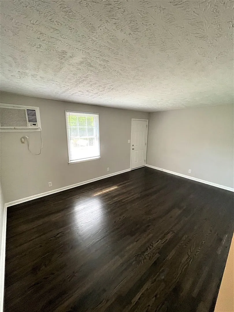 Martha Lane-414 — Photo 3