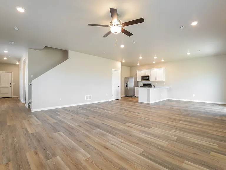 7405 Crystal Ave — Photo 9