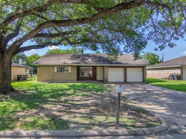 820 Midas Ln, Alvin, TX 77511