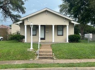 1052 Pine St, Saint Charles, MO 63301