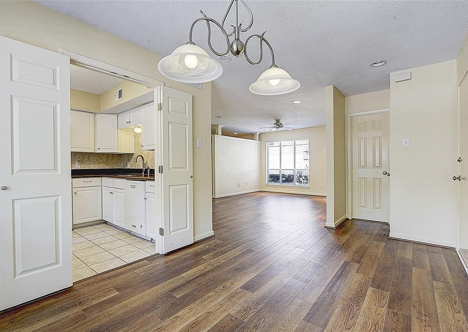 1st image of 10532 Stone Canyon Rd APT 109