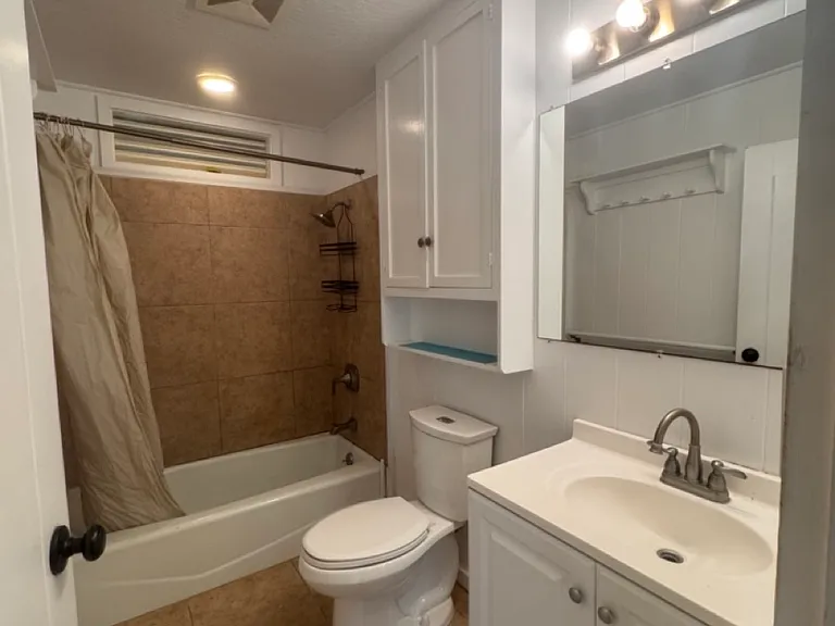2nd Bathroom