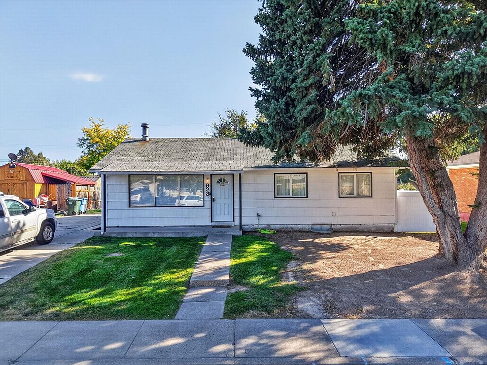 1st image of 923 Tanager Dr