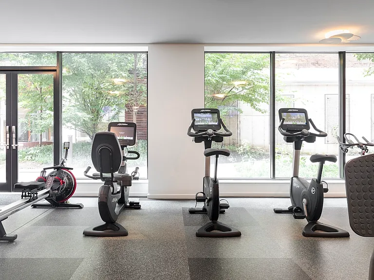 535 W 43rd St N #5K — Photo 21