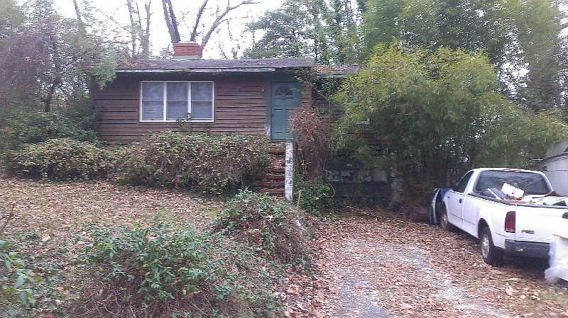 2nd image of 1048 Lake Claire Dr