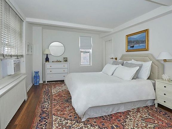 5th image of 2 Horatio St APT 6M