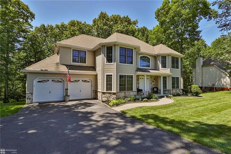 2nd image of 308 Autumn Ln