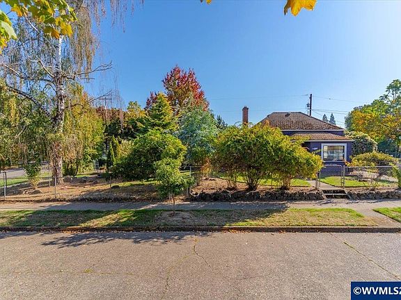 5th image of 2090 4th St NE