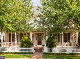 508 Watkins Pond Blvd, Rockville, MD 20850